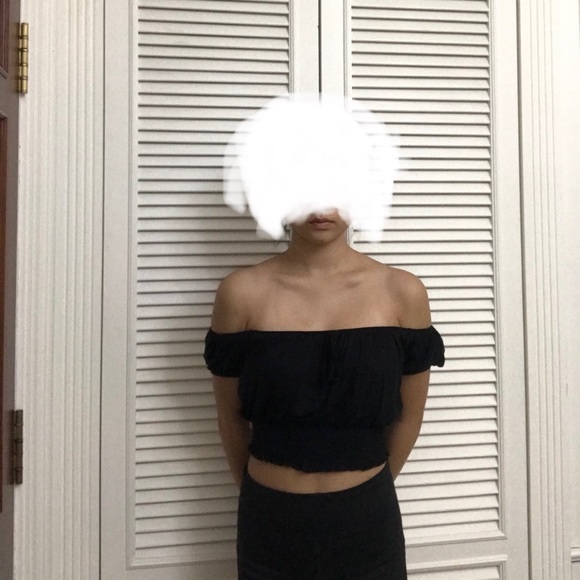 Forever21 cute off the shoulder insta baddie top - Picture 2 of 8